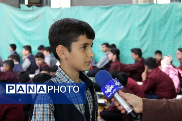 محفل انس با قرآن با حضور دانش‌آموزان سمنانی