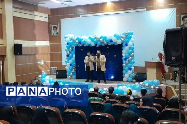  جنگ شادی به مناسبت میلاد امیرالمؤمنین(ع) در سالن تبلیغات شهرستان ورامین 