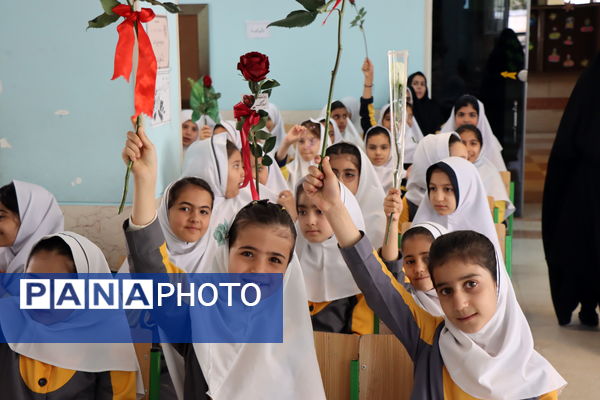 تجلیل از معلمان، سرمایه‌های گران بازار علم