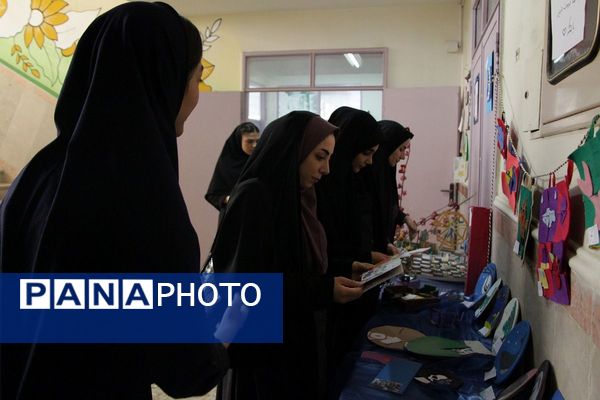جشنواره هفته مشاغل در هنرستان تقوی پیشگان بهارستان۲