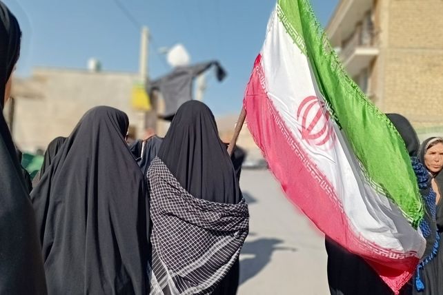 ۱۳ آبان؛ روایت ایستادگی نسل‌ها در مارکده