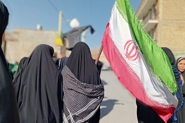 ۱۳ آبان؛ روایت ایستادگی نسل‌ها در مارکده