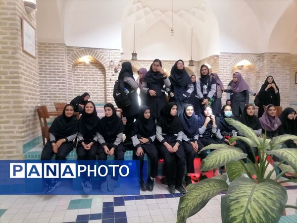 اردوی یزدگردی دانش‌آموزان پایه نهم دبیرستان فاطمه‌الزهرا (س)