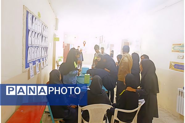 مراسم انتخابات شورای دانش آموزی در دبستان شهید رحمت الله قلعه یزدانی و آموزشگاه آیت الله اراکی