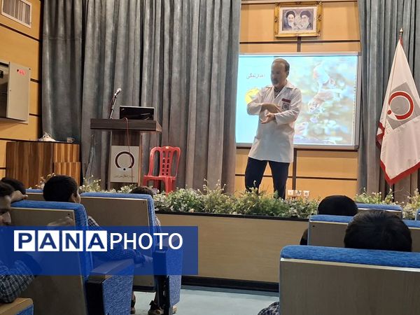 بازدید آموزشی دانشآموزان دبستان قاسمابنالحسن(ع) از مرکز انتقال خون یزد