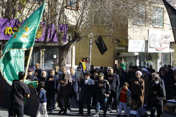 مراسم پیاده روی از مسجد موسی بن جعفر تا امام زاده اسماعیل درشهرستان فیروزکوه
