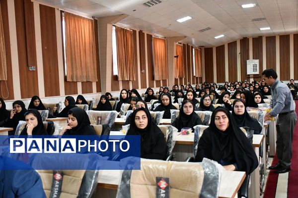 مراسم تجلیل از مدیران و رتبه‌های برتر کنکور ۱۴۰۴ در شهرستان مه‌ولات
