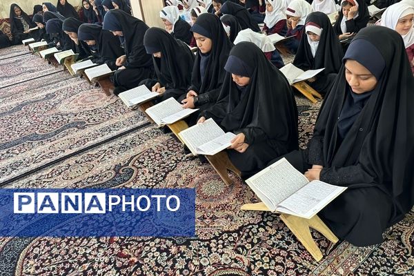 محفل انس با قرآن دانش‌آموزی یادوآره شهدای دانش‌آموز غزه در شهرستان چناران