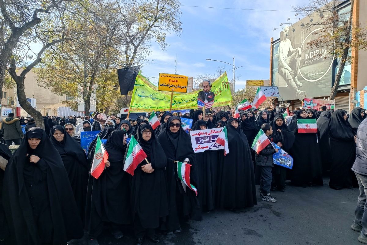 راهپیمایی پرشور ۱۳ آبان در اردبیل