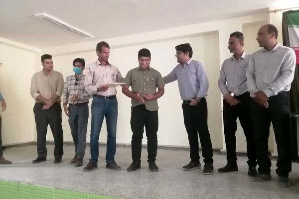 دانش‌آموز روشندل فینی در رشته روان‌شناسی پذیرفته شد