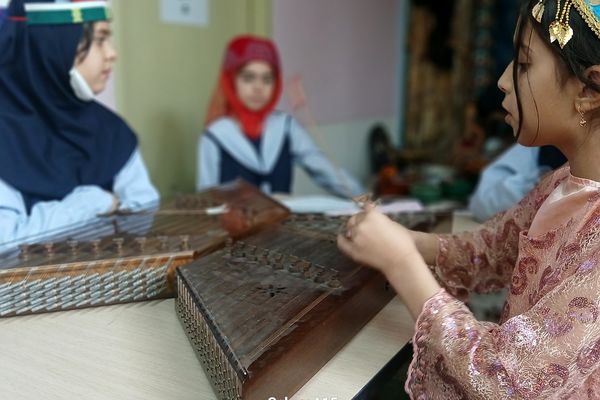 رنگین‌کمان فرهنگ‌ها در دل شهریار؛ جشنواره‌ای با طعم غذاهای محلی و لباس‌های رنگارنگ