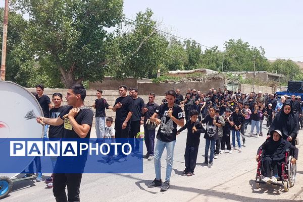 مراسم عزاداری و زنجیرزنی روز عاشورا در روستای جعفرآباد بوانات