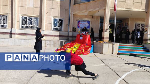 برگزاری المپیاد ورزشی به مناسبت هفته تربیت بدنی در مدرسه نمونه دولتی ۹ دی یاسوج