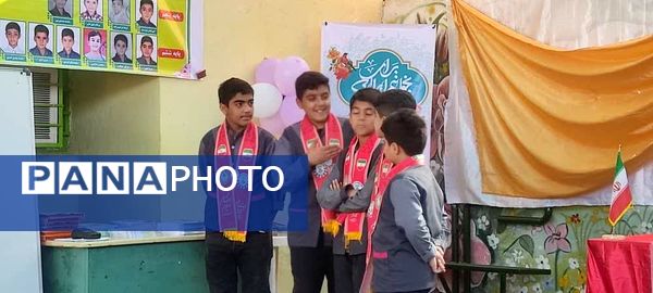 برگزاری مراسم شاهنامه‌خوانی و حافظ‌خوانی همراه با افتتاح نمایشگاه کتاب در مدرسه میلاد و کوثر نبی سعدآباد