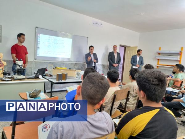 تقدیر از معلمان دبیرستان نمونه دولتی پژوهش آشخانه