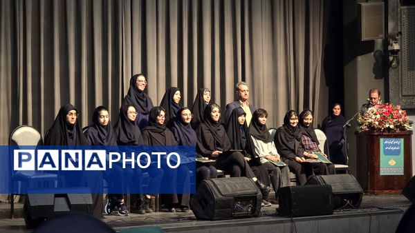 تقدیر و تجلیل از ستارگان درخشان هنرستان هنرهای زیبای اصفهان