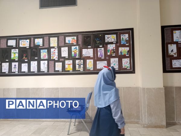 نمایشگاه نقاشی دانش آموزان مدرسه مهر و ماه آشخانه 