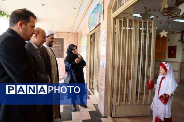 طرح سپاس معلم در مدارس شهرستان اسلامشهر با حضور مسئولین شهرستان