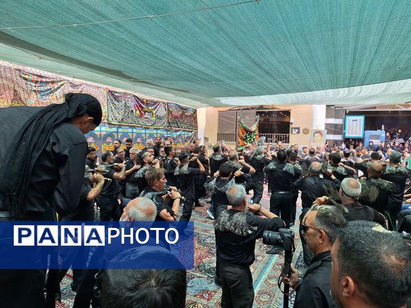 مراسم عاشورای حسینی در انگورستان ملک اصفهان