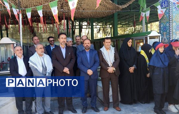 مراسم غبارروبی و عطرافشانی مزار شهدای 400 دستگاه ناحیه 3 کرج در هفته دفاع مقدس