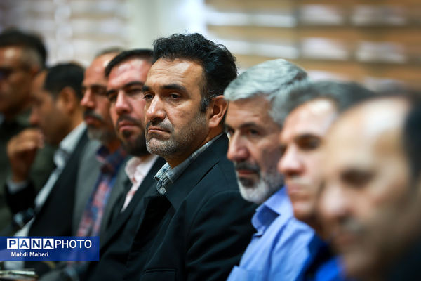 دیدار وزیر آموزش و پرورش با منتخبی از سرایداران و کادر خدماتی مدارس