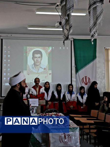 میزبانی هنرجویان هنرستان دکتر حسابی شهر محلات از پیکر شهید گمنام دفاع مقدس 