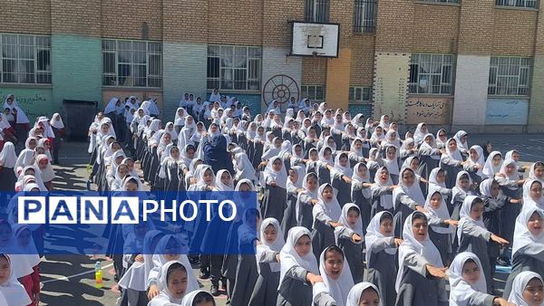 یک پرچم، یک نقشه، یک صدا: همبستگی و عشق به وطن در مدرسه پروین اعتصامی شازند