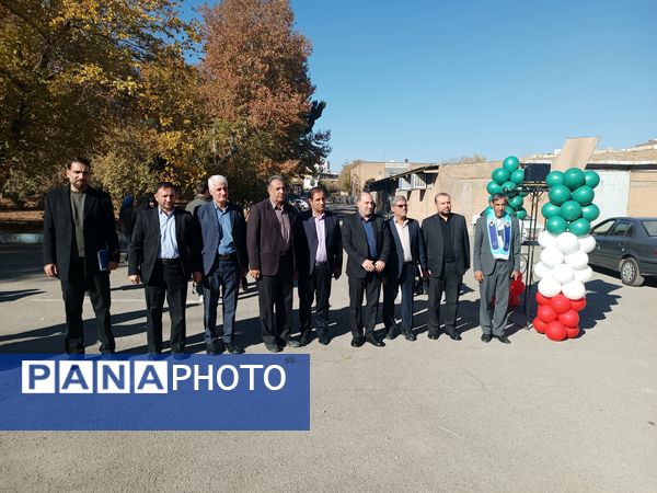 آیین بدرقه دانش آموزان منتخب به عمره دانش‌آموزی از هشت استان کشور در کرمانشاه