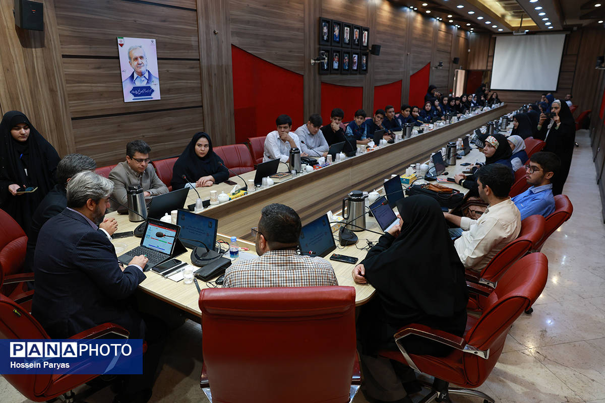 نشست صمیمی خبرنگاران پانا شهرستانهای استان تهران با مدیرعامل خبرگزاری پانا