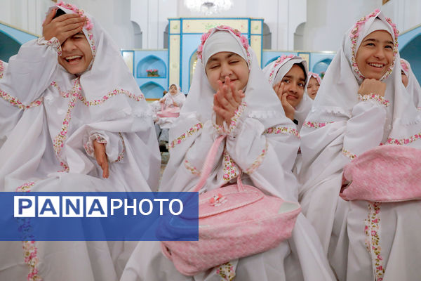جشن تکلیف ۲۰۰ دانش آموز بانیاز ویژه مشهدی در رواق کودک حرم مطهر رضوی 