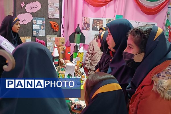 برگزاری نمایشگاه عفاف و حجاب و مشاغل در مدارس ناحیه دو شهرری 