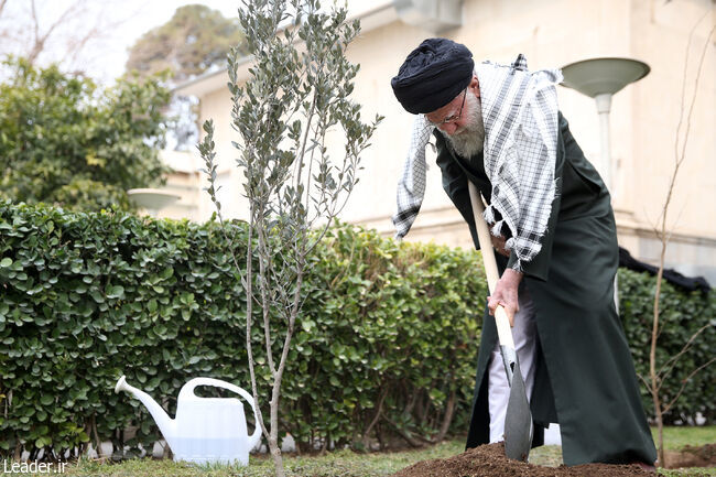 حضور در انتخابات جهاد ملت ایران بود