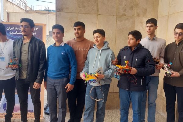 آیین تقدیر و تجلیل از برگزیدگان پنجمین دوره جشنواره علمی، پژوهشی پژوهش‌سراهای دانش‌آموزی استان