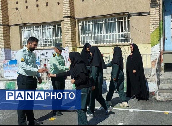 مراسم گرامیداشت هفته نیروی انتظامی در مدارس شهرستان فیروزکوه
