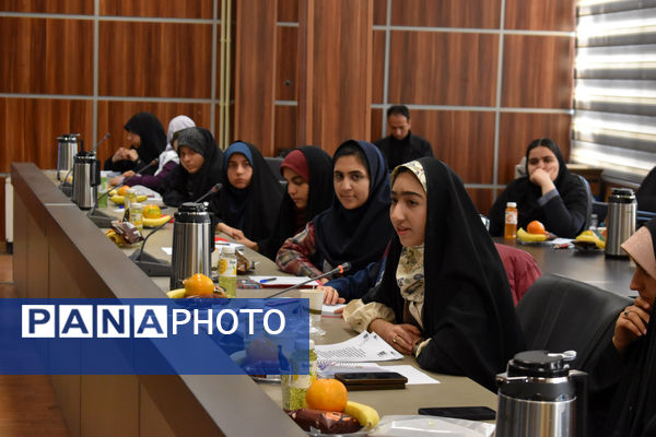 جلسه هم‌اندیشی خبرنگاران پانای شهر تهران