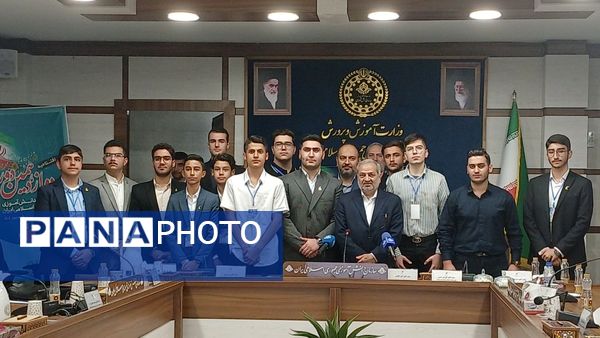 دانش‌آموزان در مسیر ساخت ایران