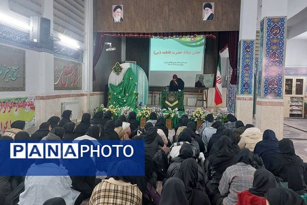 حضور دانش‌آموزان مدارس ناحیه دو شهرری در جشن ولادت حضرت فاطمه (س)