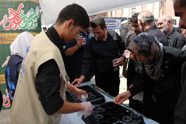 برپایی موکب سازمان دانش آموزی استان اردبیل در مراسم دلدادگان حسینی