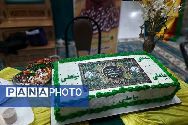 اعتکاف دختران آسمان با محوریت بصیرت نوجوان و حاج قاسم سلیمانی در باقرشهر 