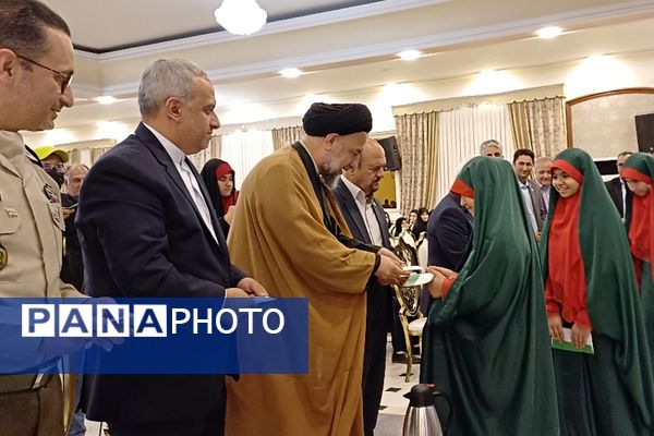 هفدهمین جشنواره مجمع خیرین مدرسه‌ساز شهریار در تالار شباهنگ شهریار برگزار شد 