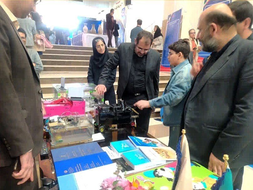 نمایشگاه هفته پژوهش همدان میزبان دستاوردهای برتر دانش‌آموزی شد