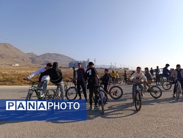 برگزاری همایش دوچرخه‌سواری در آشخانه به‌مناسبت روز دانش‌آموز 