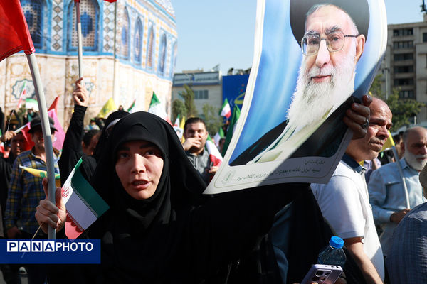 حماسه باشکوه ملت بزرگ ایران در راهپیمایی جمعه خشم و نصر 