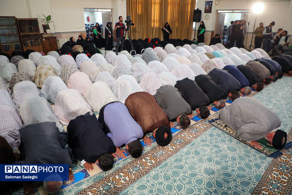 مراسم اقامه نماز جماعت اولین روز بازگشایی مدارس