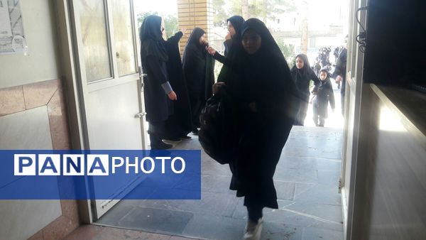 مراسم روز اول مهر ماه در دبیرستان حضرت زینب کاشمر