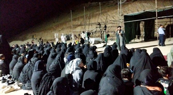 تاسوعای حسینی در کنار شهید گمنام