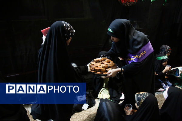 عزاداری کودکان هیات «زیر گنبد طلا» برای دختر سه ساله امام حسین(ع)