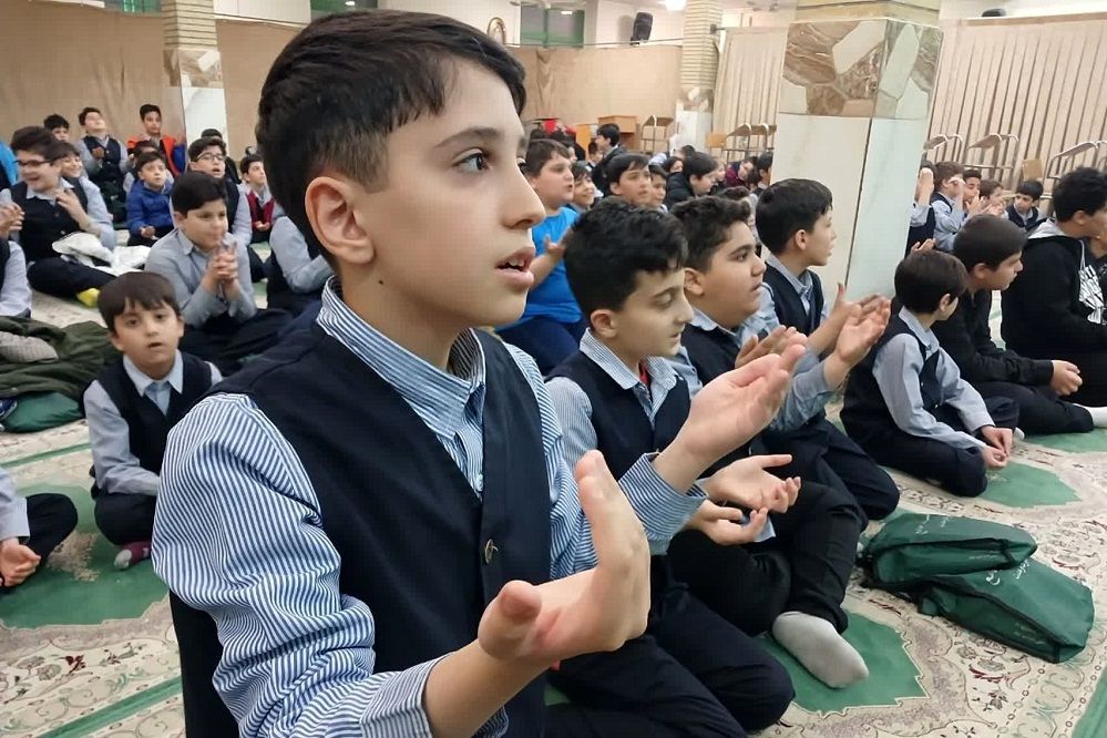 سفره افطار در دبستان شاهد بهنام محمدی ناحیه 2 کرج 
