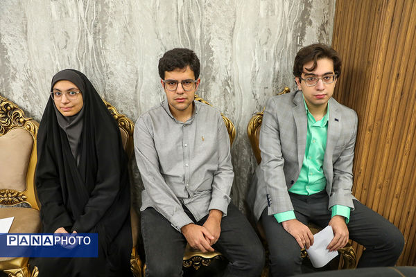 دیدار معاون اول رئیس‌جمهور با اعضای باشگاه و مدال‌آوران المپیادی