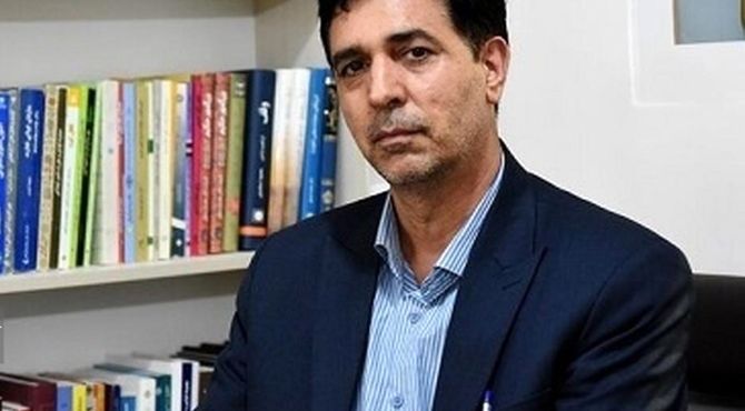 به تدریس شاهنامه در مدارس توجه شود